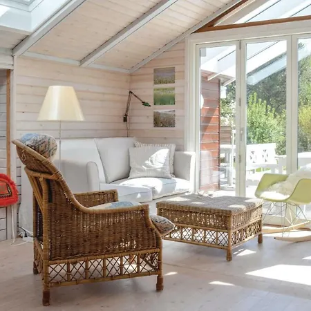 One-bedroom Holiday In *